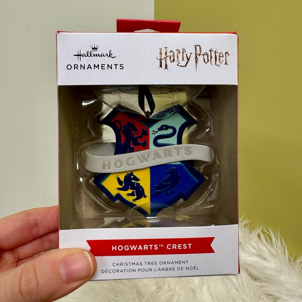 Hallmark Harry Potter Hogwarts Crest Shield 2025 Christmas Ornament NEW